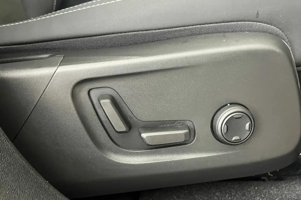 2022-volvo-c40-e-twin-recharge-pro-big-27