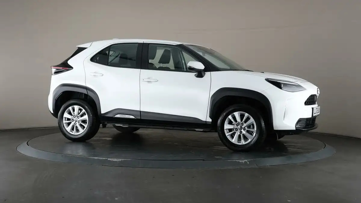 2023-toyota-yaris-cross-15-vvt-i-icon-big-47