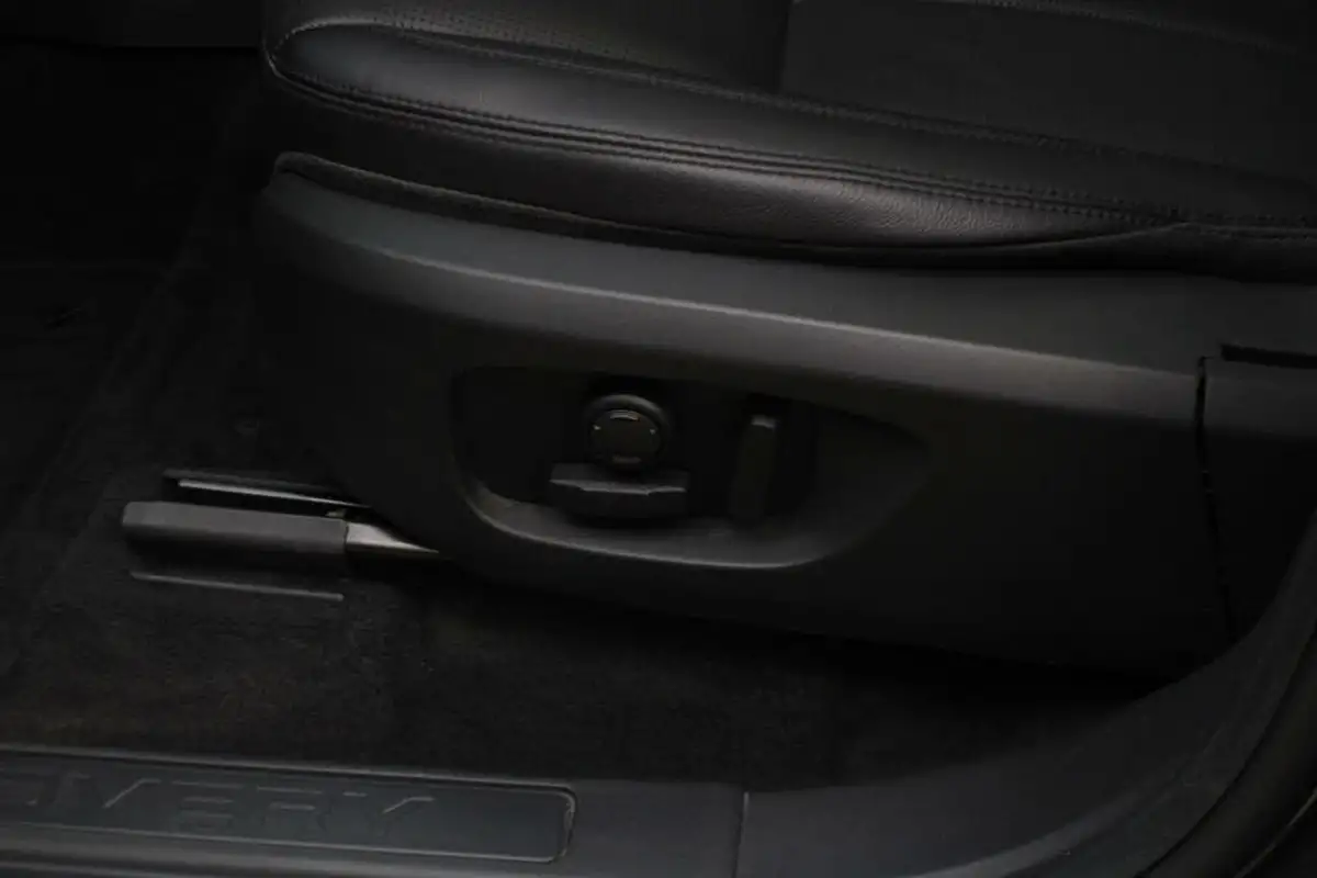 2018-land-rover-discovery-sport-20-si4-hse-big-31