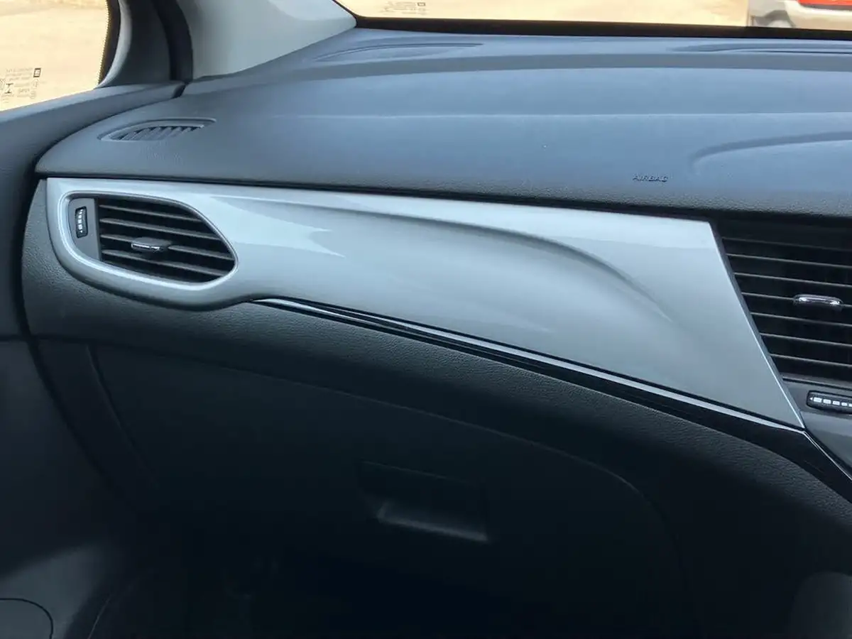 2020-vauxhall-astra-15-turbo-d-sri-vx-line-nav-big-25