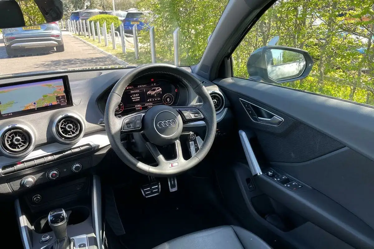 2023-audi-q2-15-35-tfsi-s-line-tronic-big-37