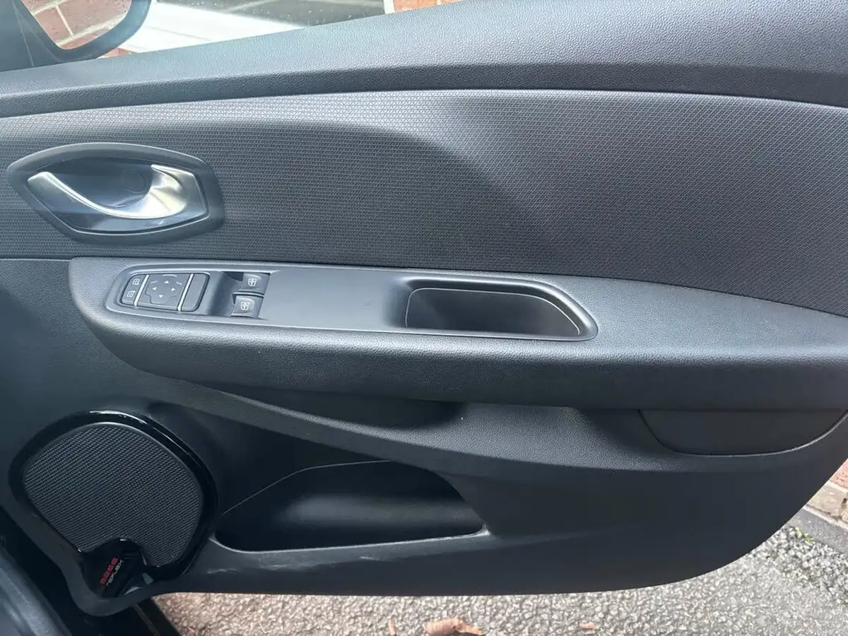 2019-renault-clio-09-tce-play-90ps-big-17