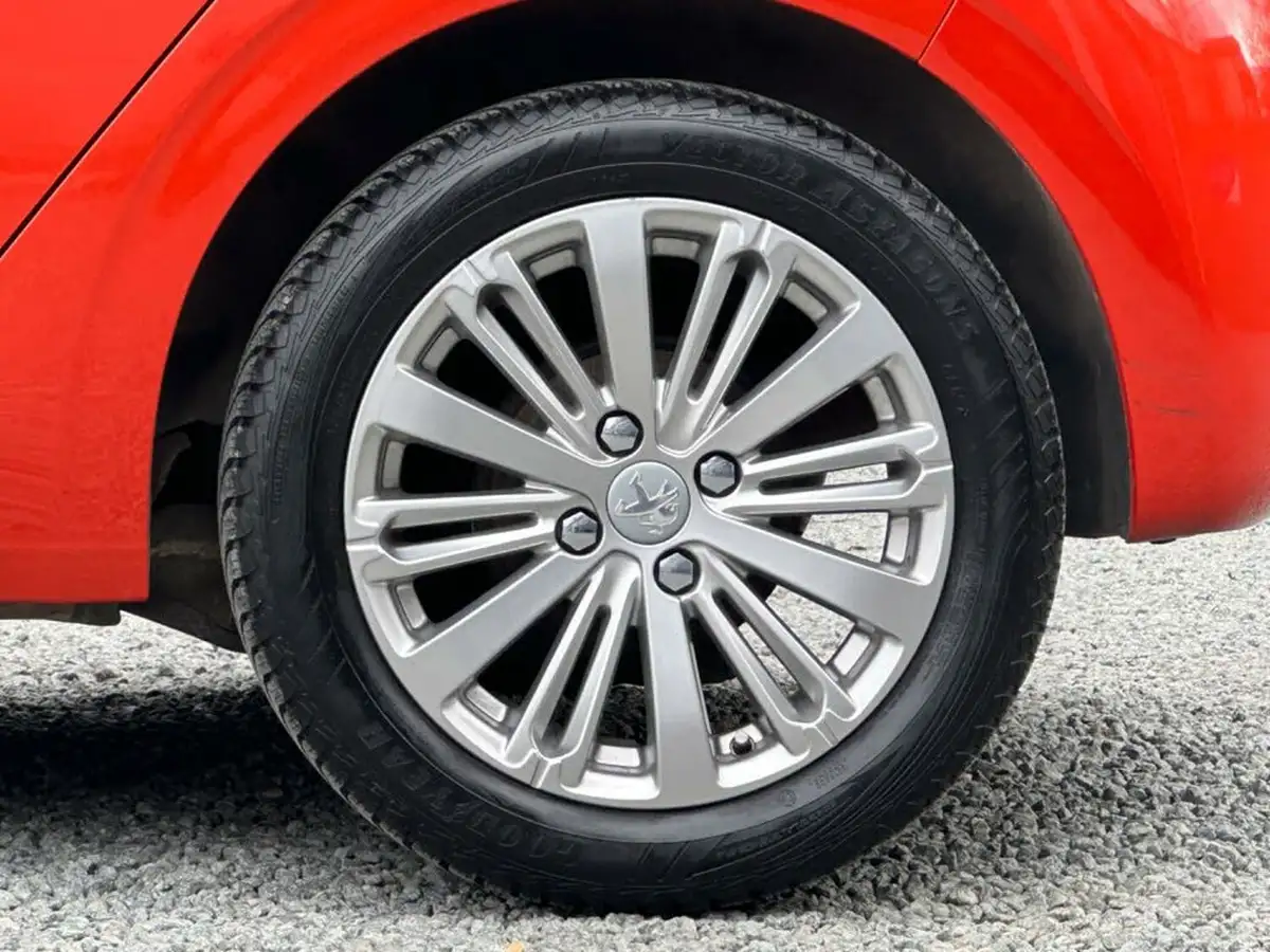 2017-peugeot-208-12-puretech-allure-82bhp-5d-big-28