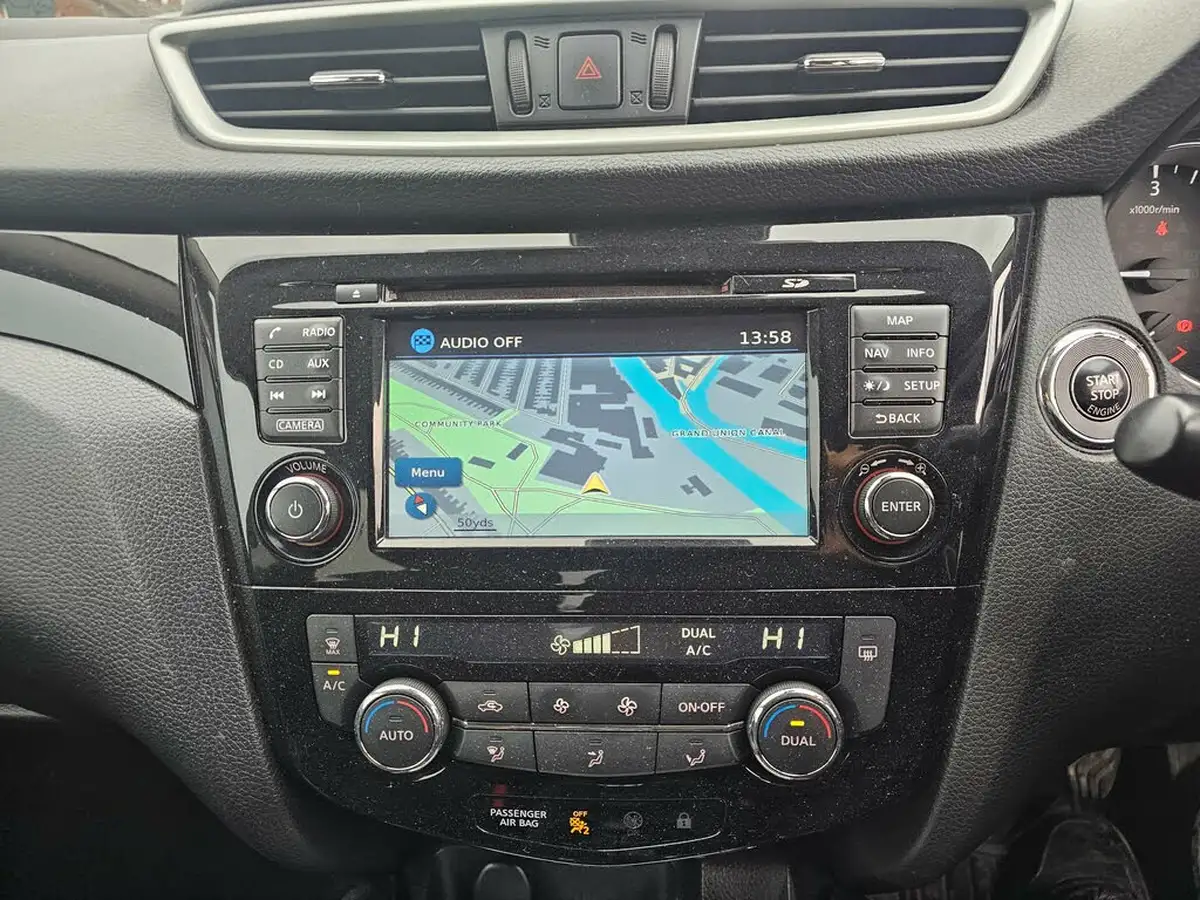 2016-nissan-qashqai-15dci-n-connecta-99g-big-13