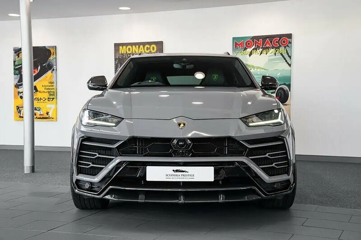 2021-lamborghini-urus-40-no-trim-big-5