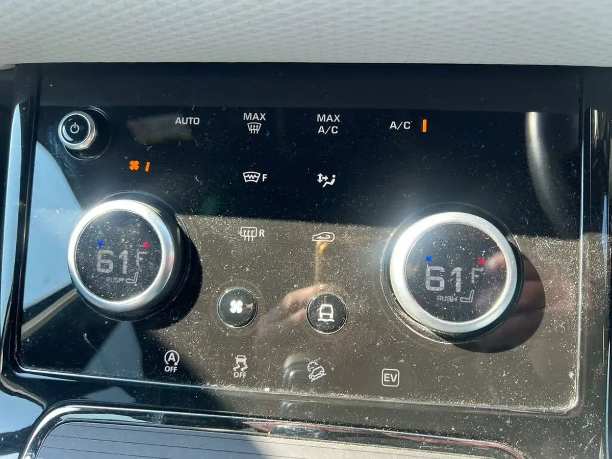 2021-land-rover-range-rover-evoque-15-p300e-r-dynamic-s-big-24