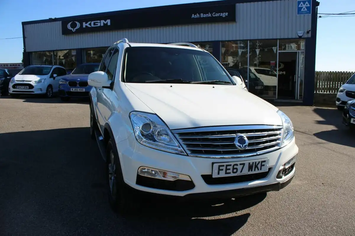 2017-kgm-ssangyong-rexton-w-22td-elx-big-1