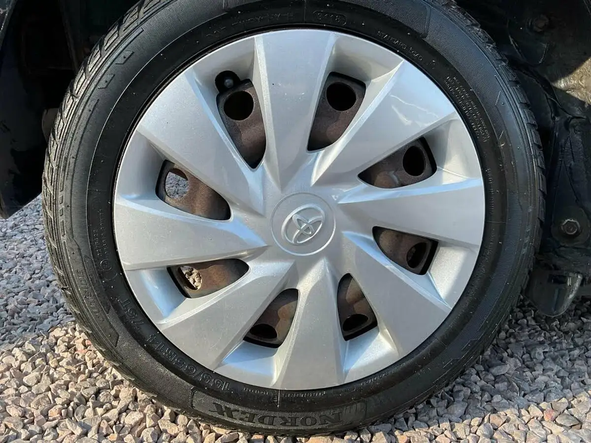 2013-toyota-aygo-10-aygo-ice-5d-big-8