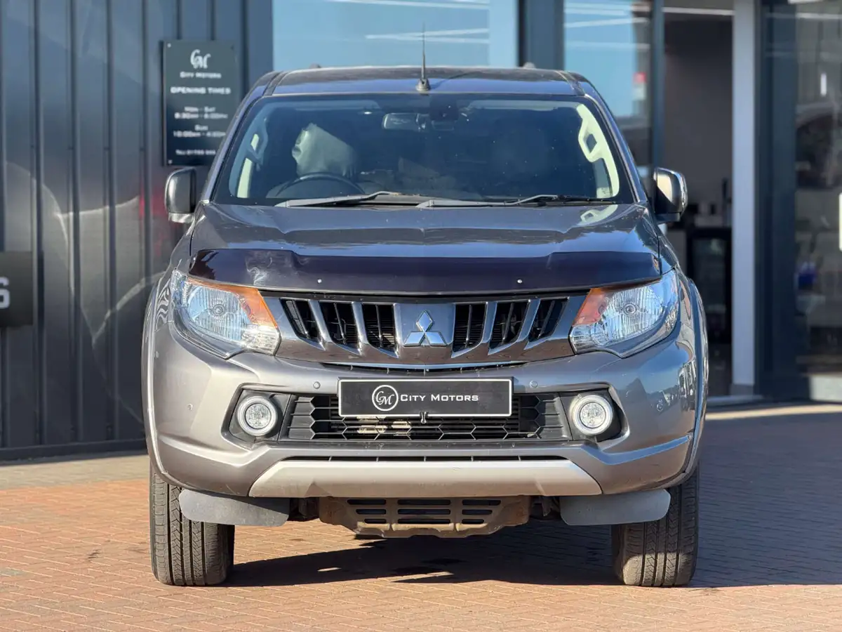2017-mitsubishi-l200-24di-d-titan-178bhp-eu6-big-1