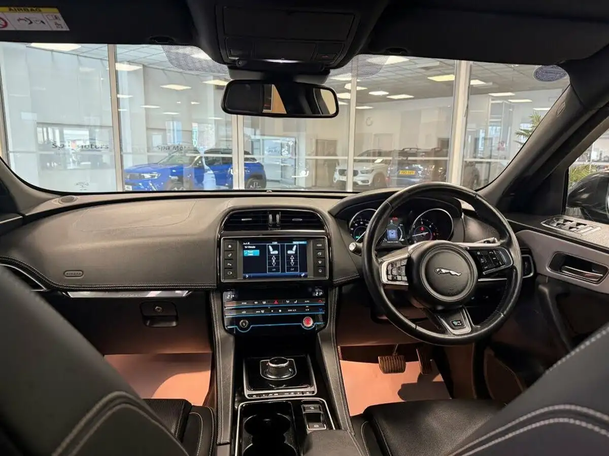 2017-jaguar-f-pace-20-i4d-r-sport-180ps-awd-auto-big-19