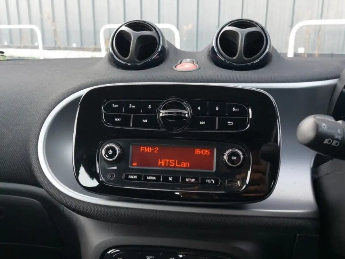 2017-smart-forfour-10-passion-71bhp-ss-big-9