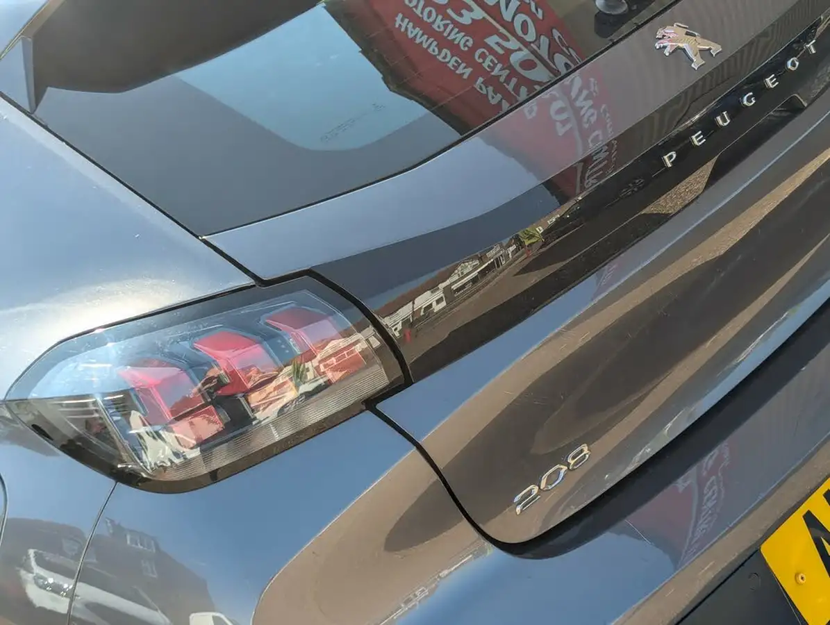2021-peugeot-208-12-puretech-active-premium-75bhp-big-32