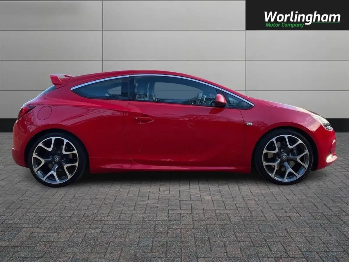 2015-vauxhall-astra-20-vxr-big-7