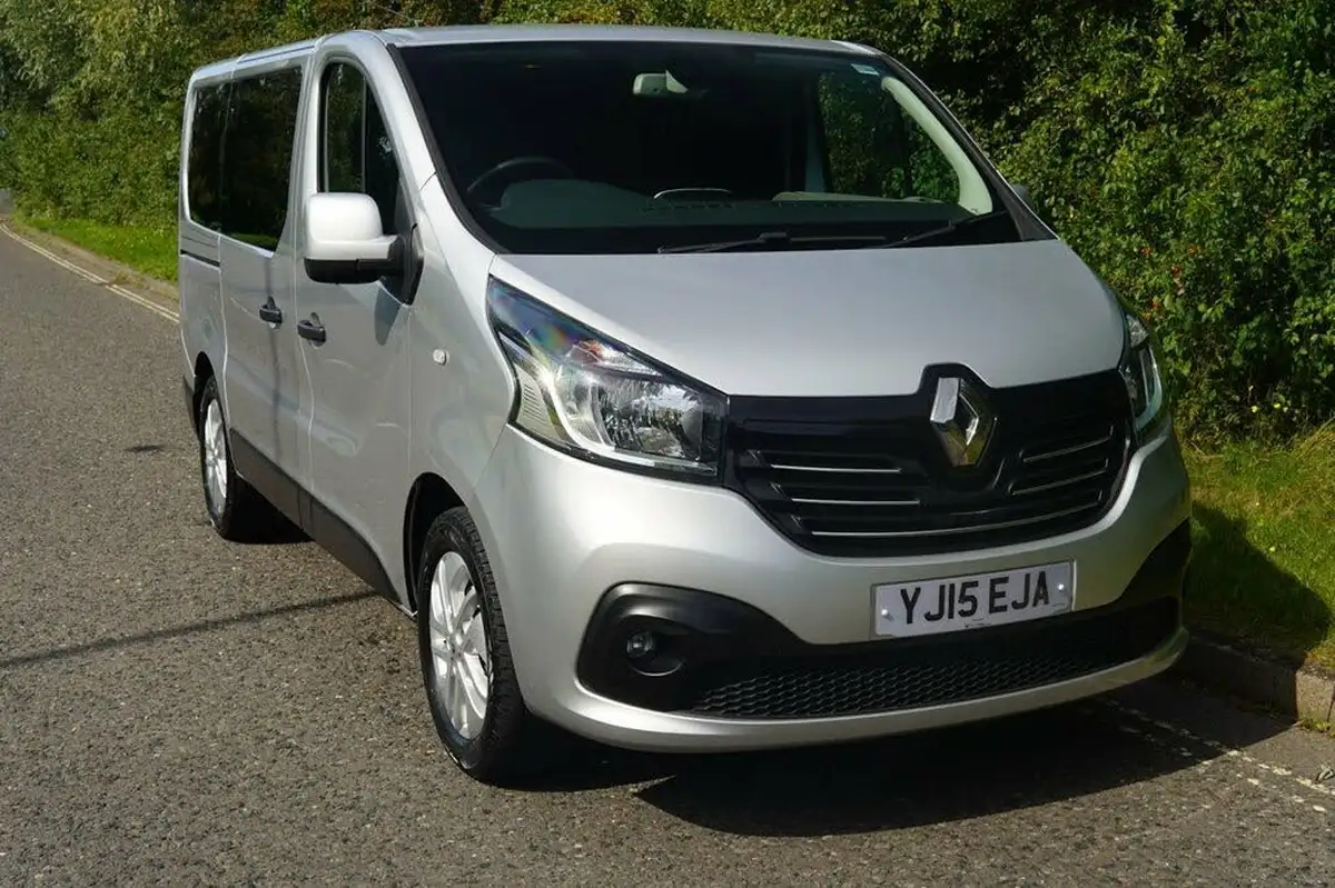 2015-renault-trafic-16dci-sl27-115-sport-low-roof-van-big-5