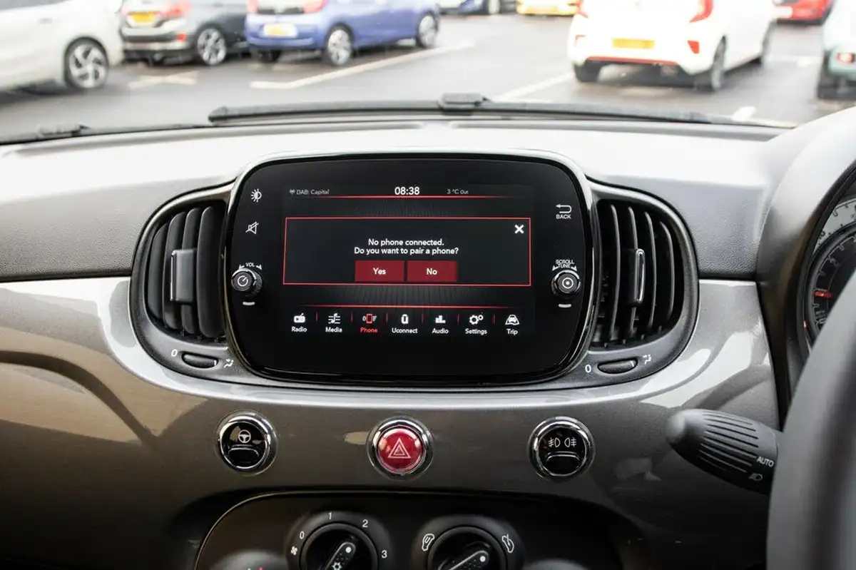 2024-fiat-500c-10-big-23