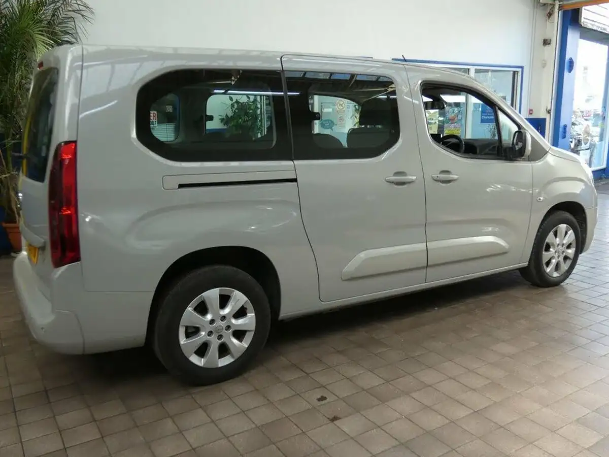 2019-vauxhall-combo-life-12i-energy-xl-110ps-big-17