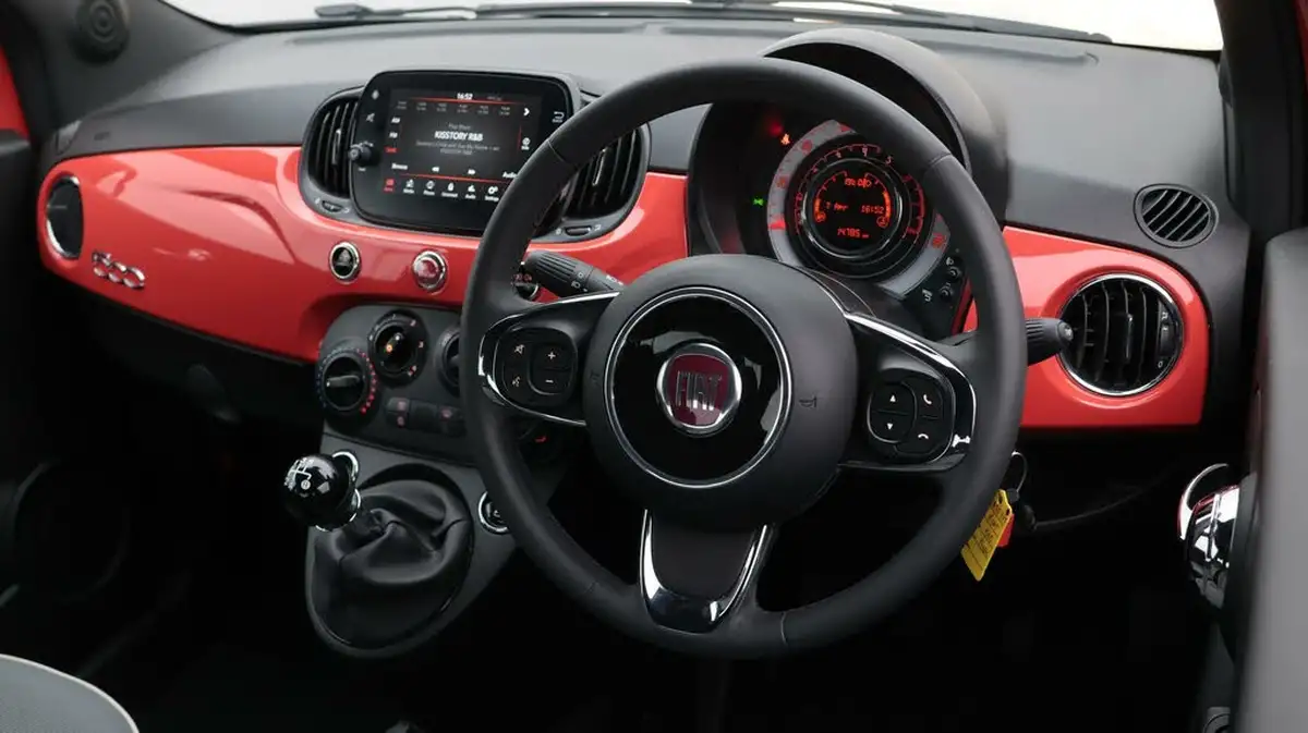 2020-fiat-500-12-lounge-big-9