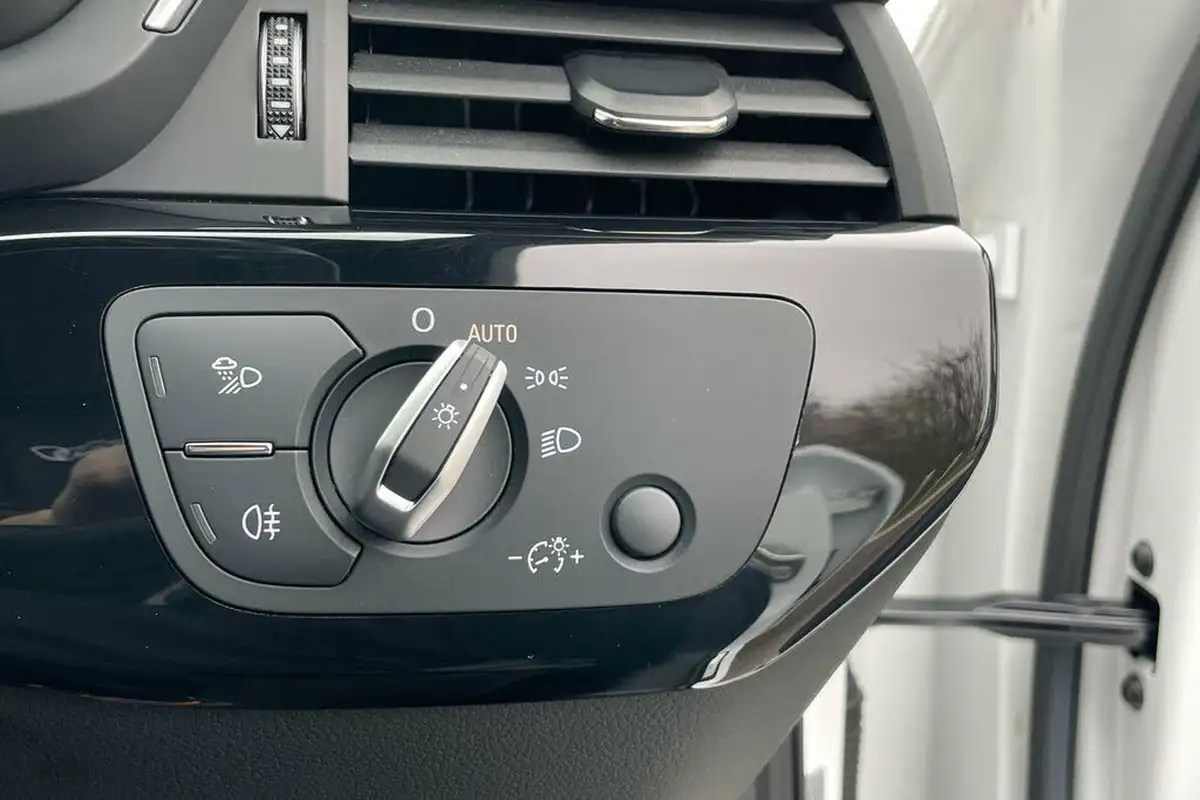 2021-audi-a4-avant-20-35-tfsi-black-edition-s-tronic-big-51