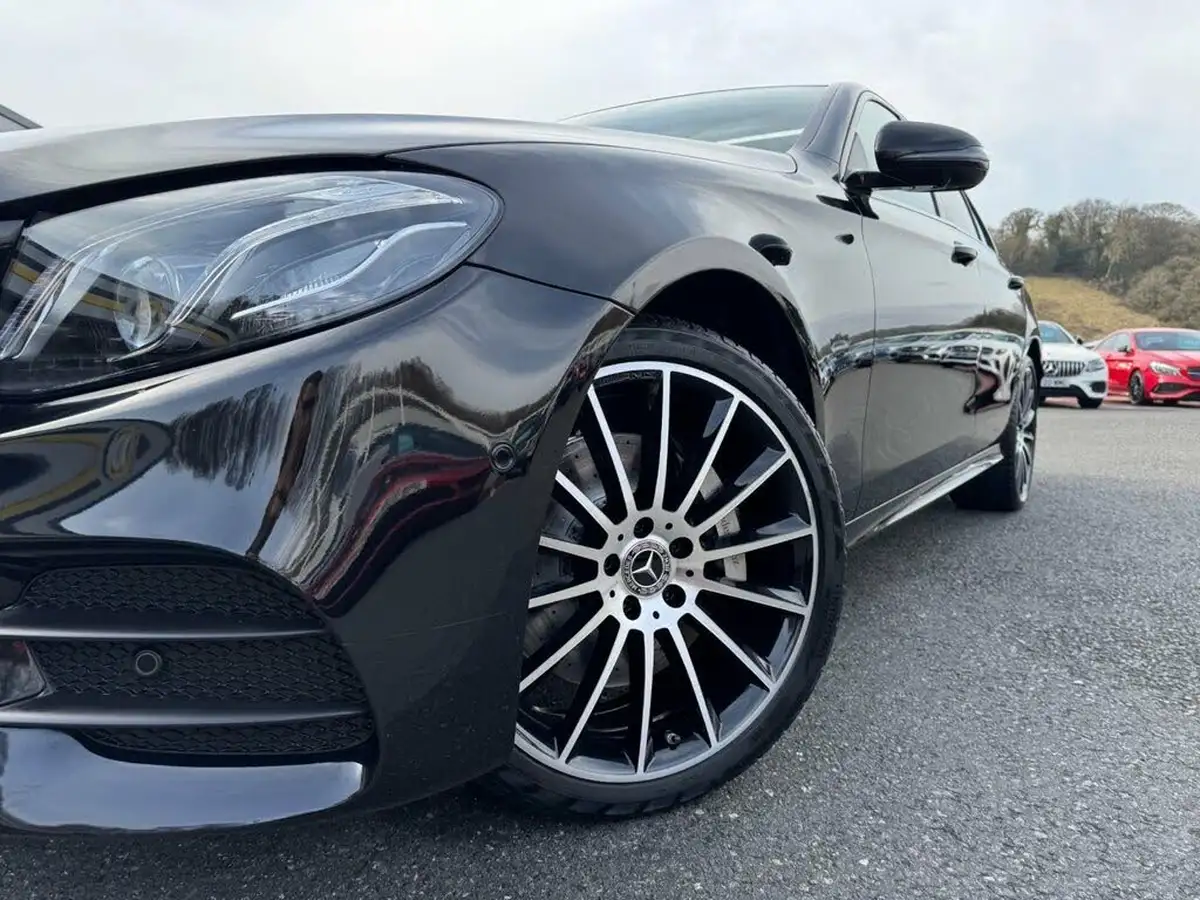 2019-mercedes-benz-e-class-30-d-e400d-amg-line-saloon-4d-plus-big-27