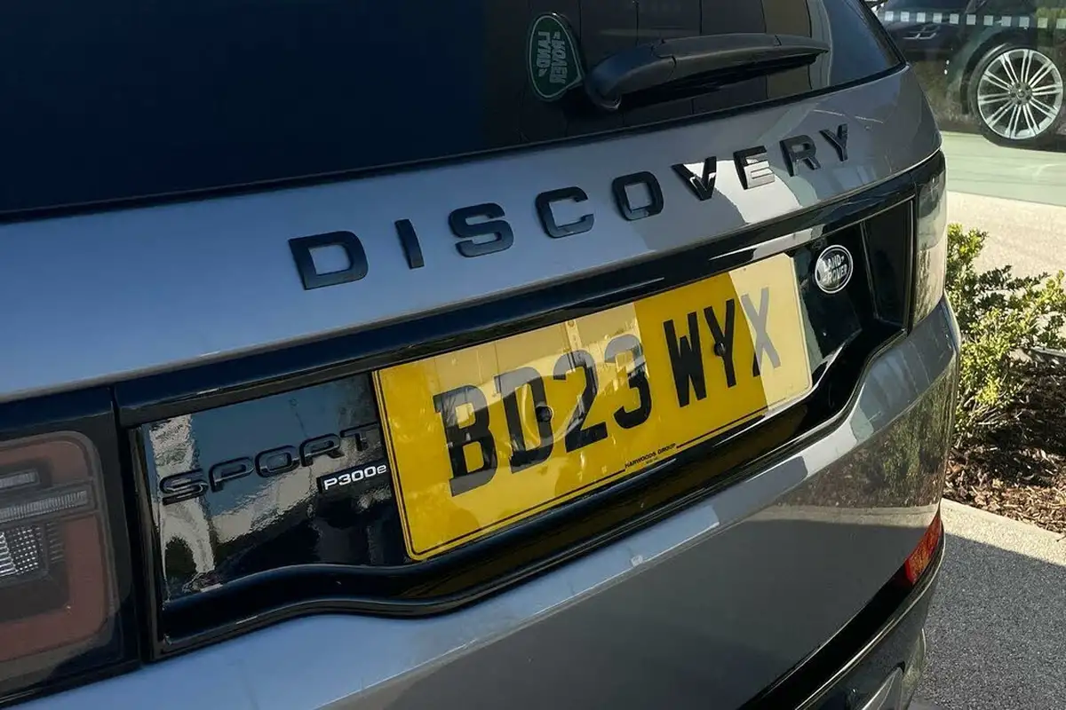 2023-land-rover-discovery-sport-15-p300e-dynamic-hse-big-42
