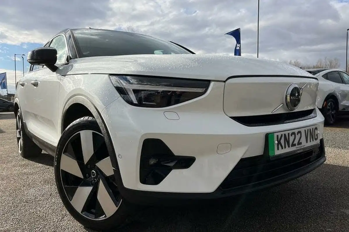 2022-volvo-c40-e-twin-recharge-pro-big-36