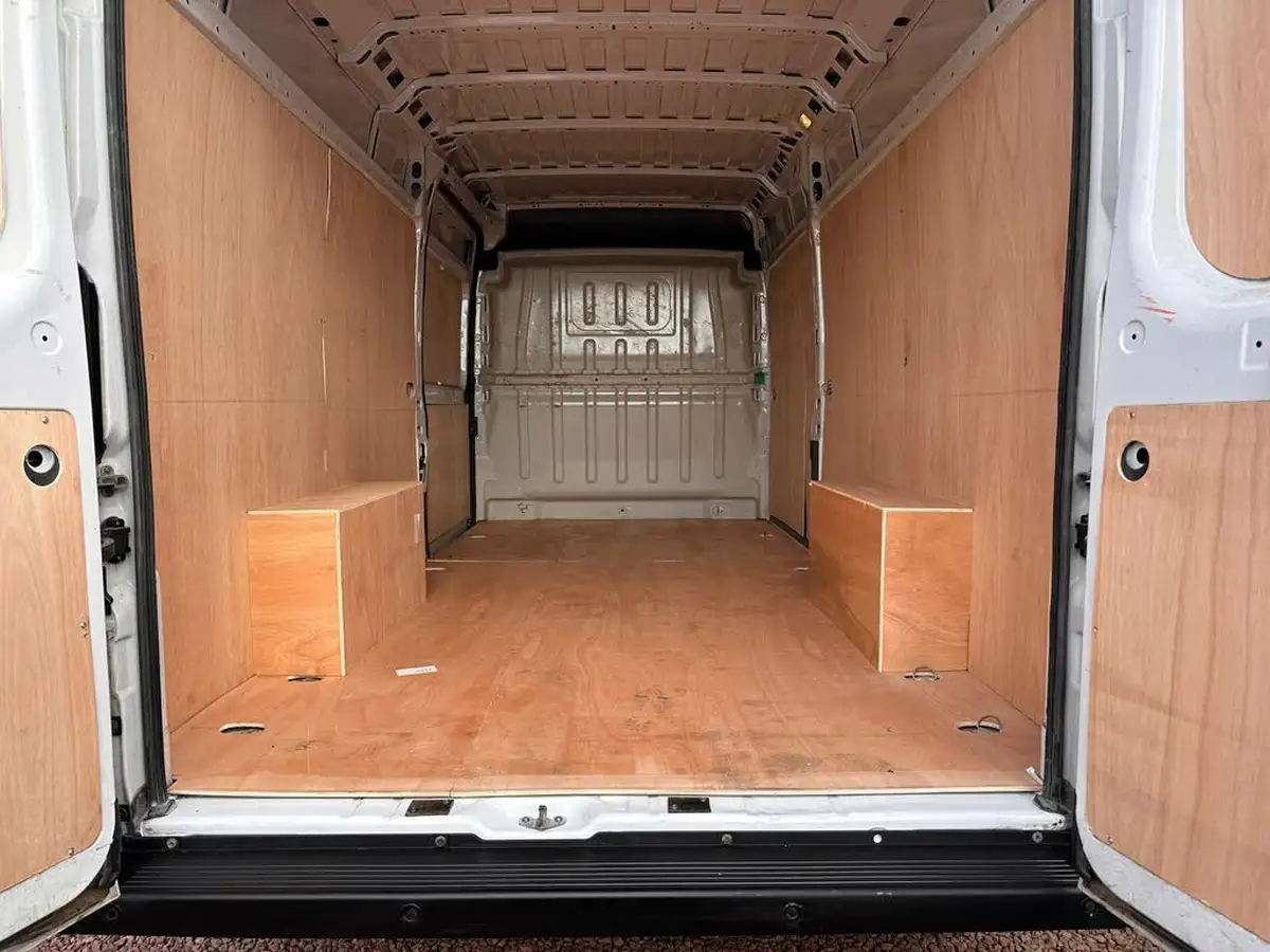 2022-peugeot-boxer-22-bluehdi-professional-435-l4-h2-big-5