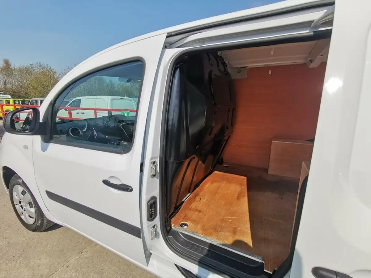 2021-renault-kangoo-15dci-ml19-energy-dci-95-business-big-17