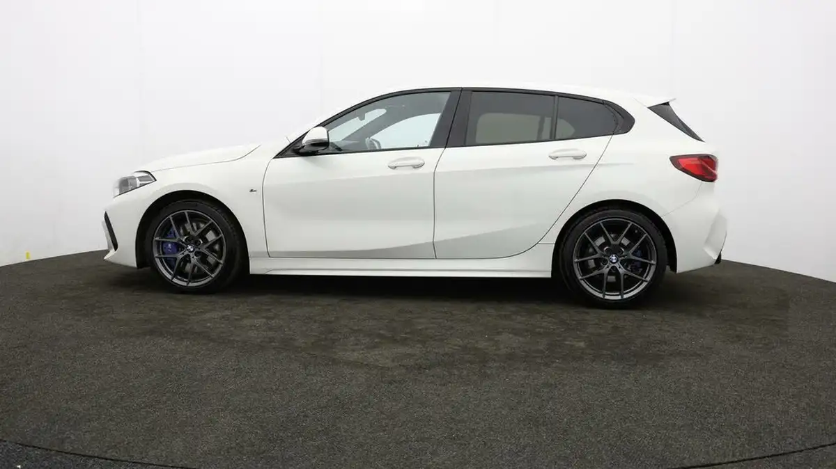 2021-bmw-1-series-20td-118d-m-sport-lcp-big-61