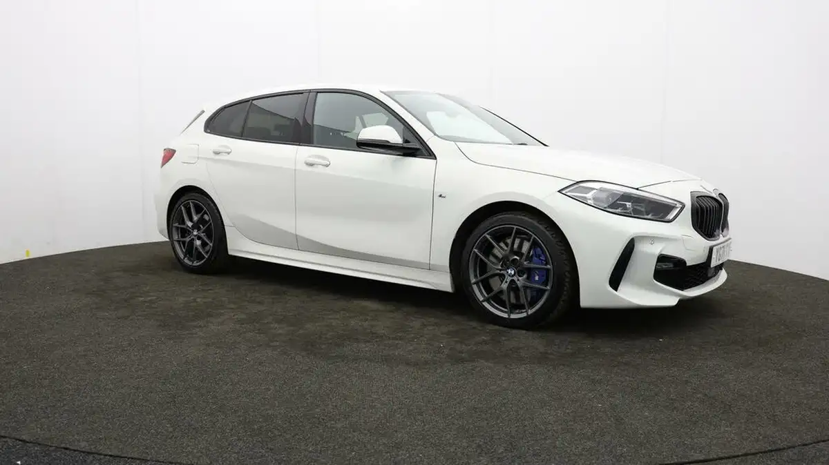 2021-bmw-1-series-20td-118d-m-sport-lcp-big-37