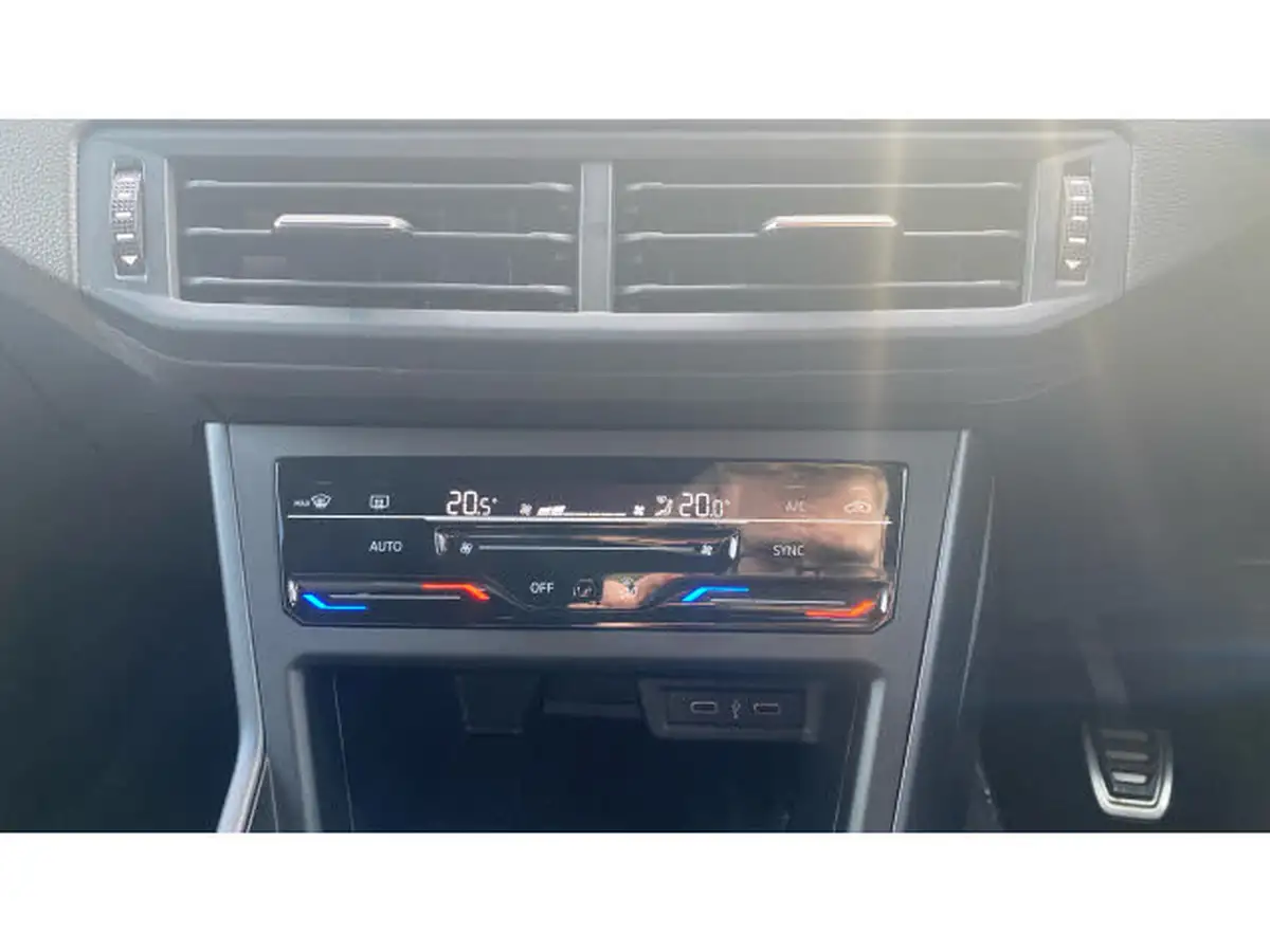 2022-volkswagen-taigo-10-tsi-r-line-big-12