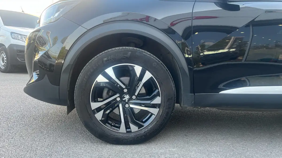 2021-peugeot-2008-suv-12-puretech-allure-premium-130bhp-big-13