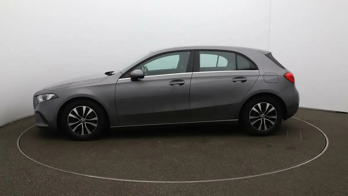 2021-mercedes-benz-a-class-15d-a180d-se-7g-dct-big-56