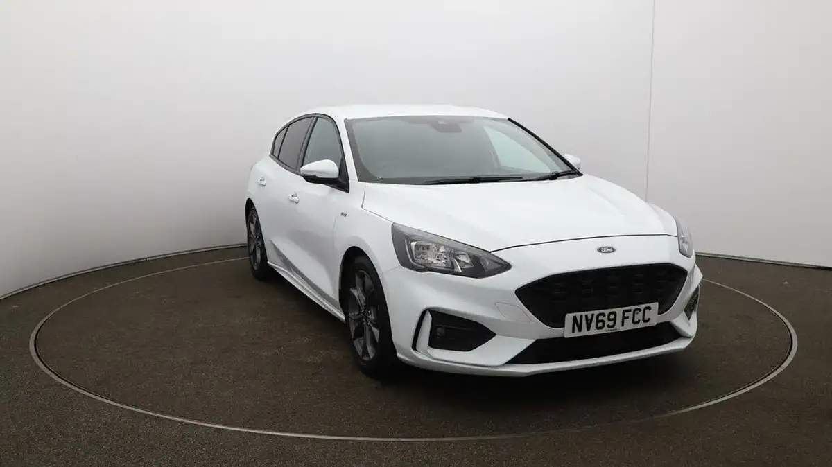 2020-ford-focus-15t-st-line-hatchback-big-32