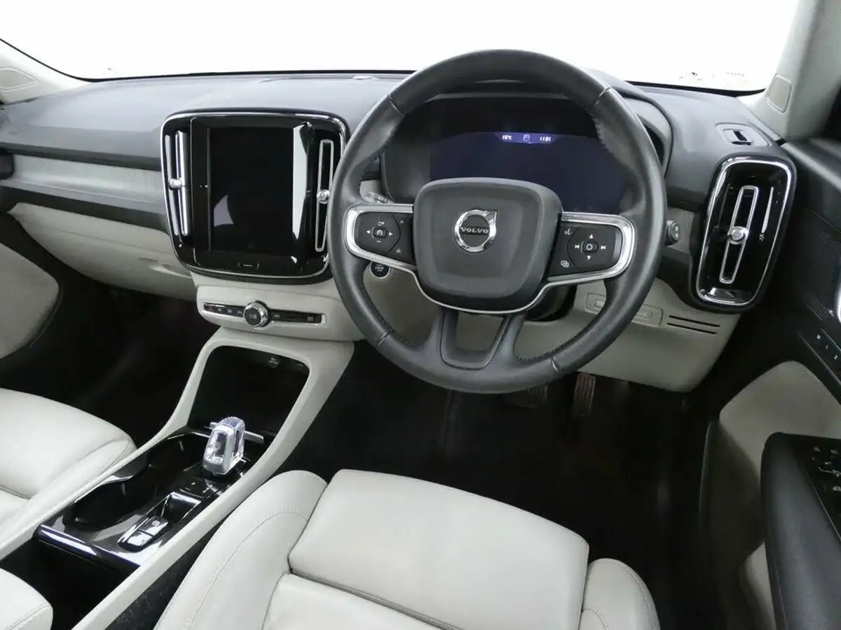 2021-volvo-xc40-15-t3-inscription-pro-161bhp-auto-big-18