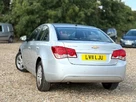 2011-chevrolet-cruze-16-ls-saloon-4d-auto-small-1