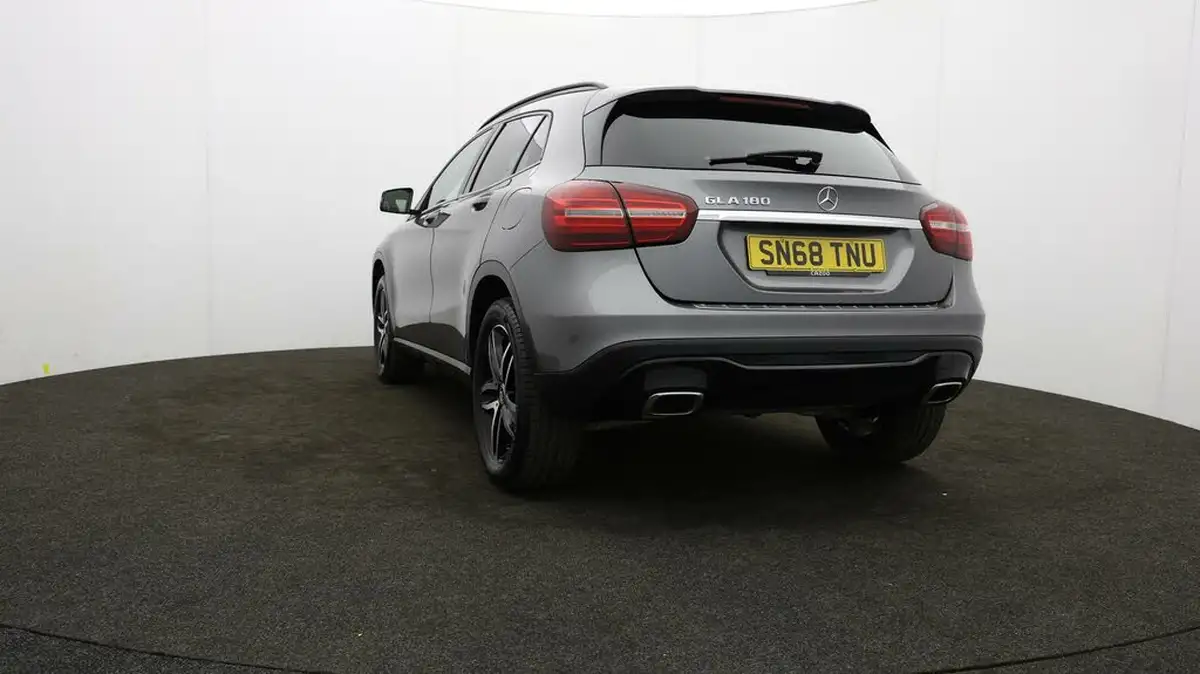 2019-mercedes-benz-gla-class-16-gla-180-urban-edition-ss-big-73