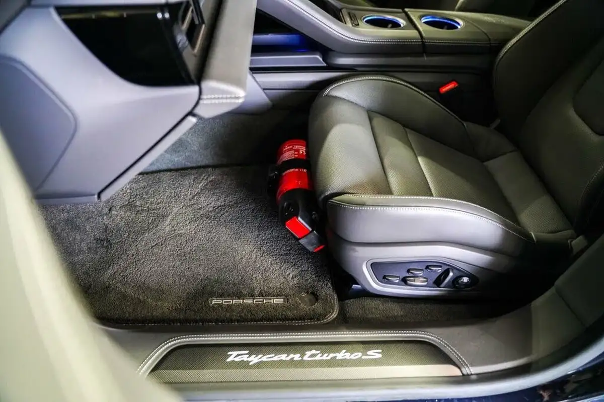 2023-porsche-taycan-e-turbo-s-cross-turismo-big-23