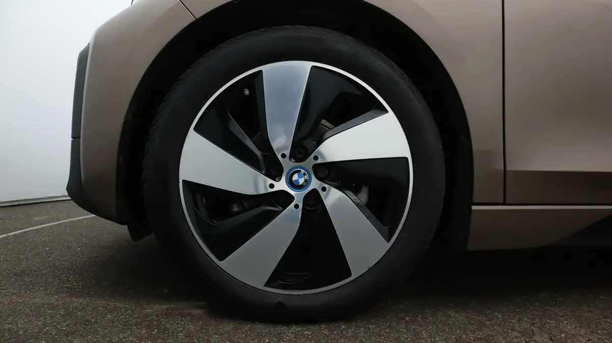2020-bmw-i3-e-120-ah-big-18