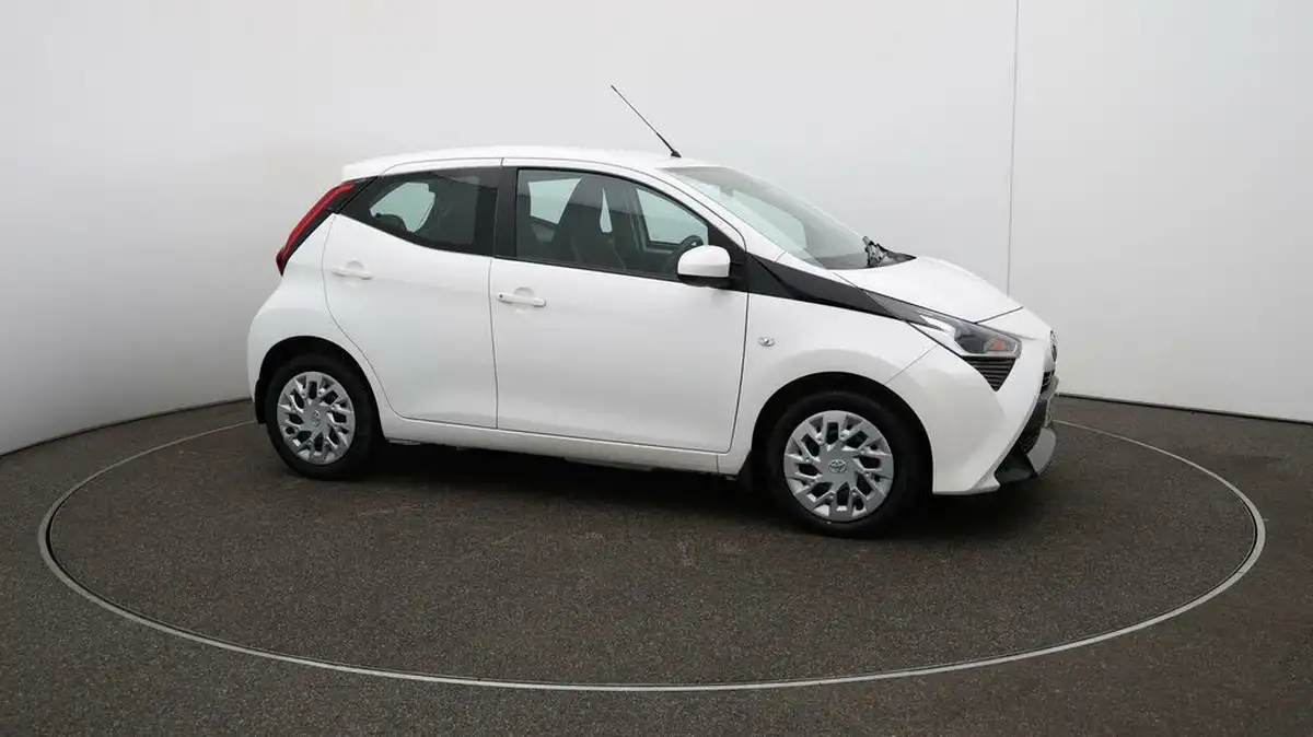 2021-toyota-aygo-10-vvt-i-x-play-tss-big-38