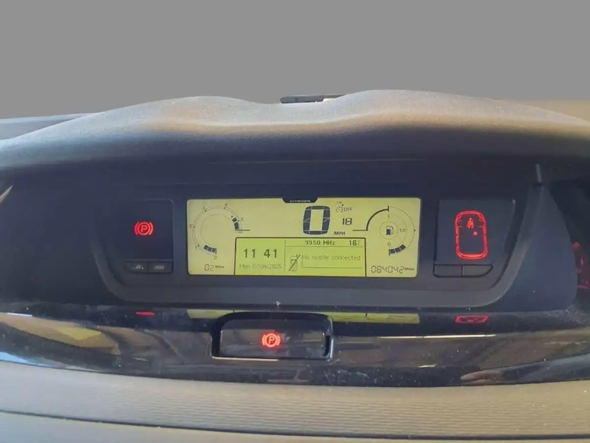 2013-citroen-grand-c4-picasso-16hdi-platinum-big-7