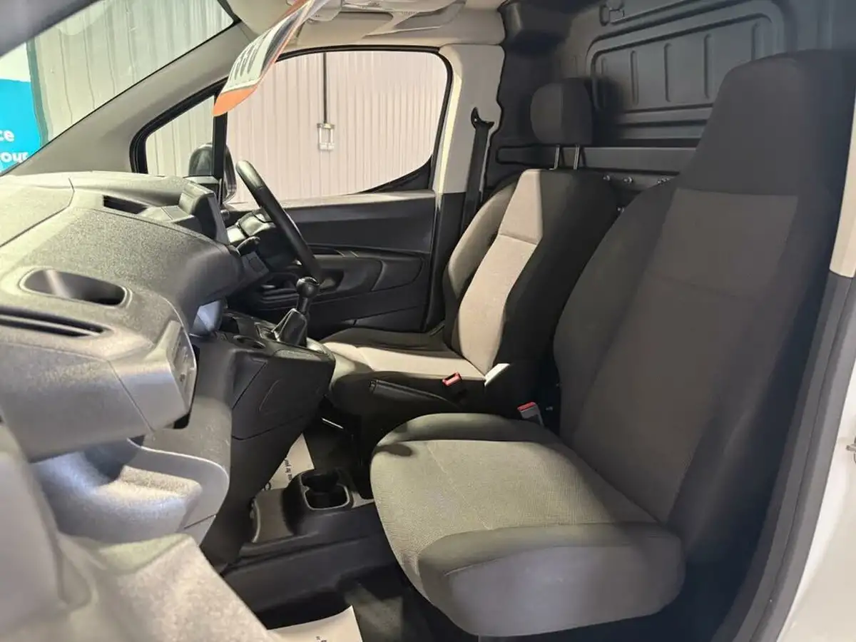 2021-citroen-berlingo-15bluehdi-650-x-panel-big-5