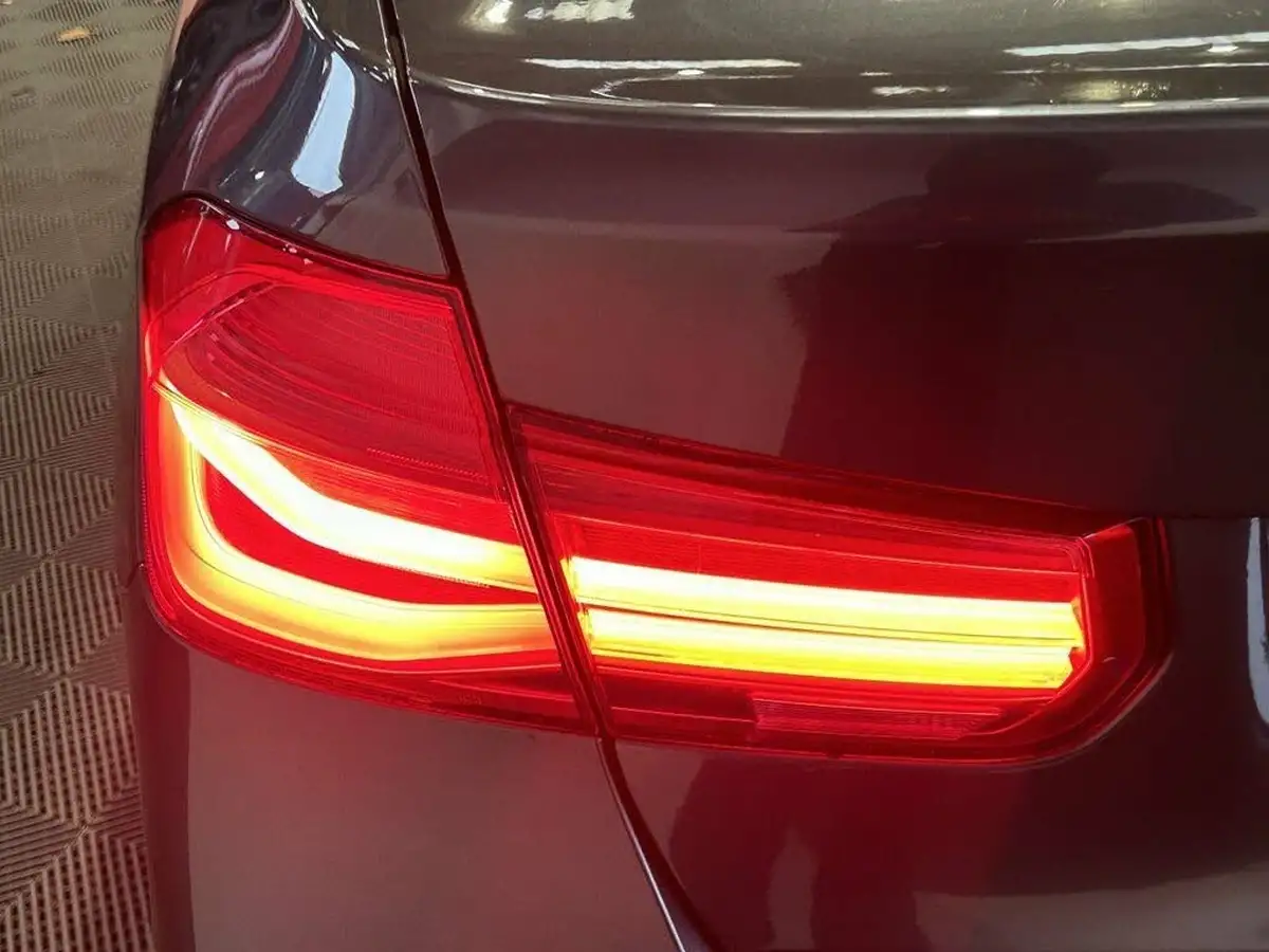 2017-bmw-3-series-20-330e-m-sport-big-15