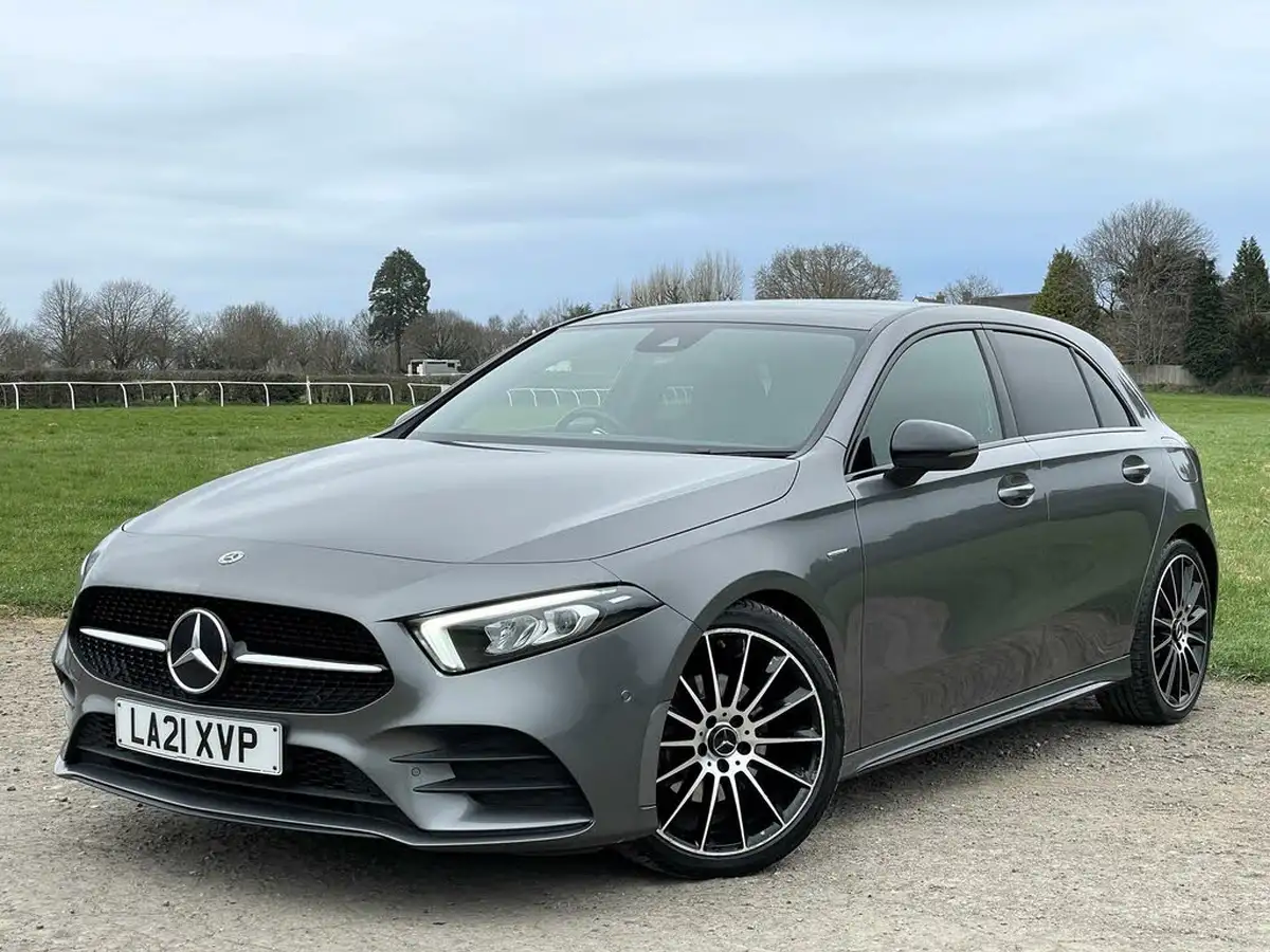 2021-mercedes-benz-a-class-20d-a200d-exclusive-edition-big-6