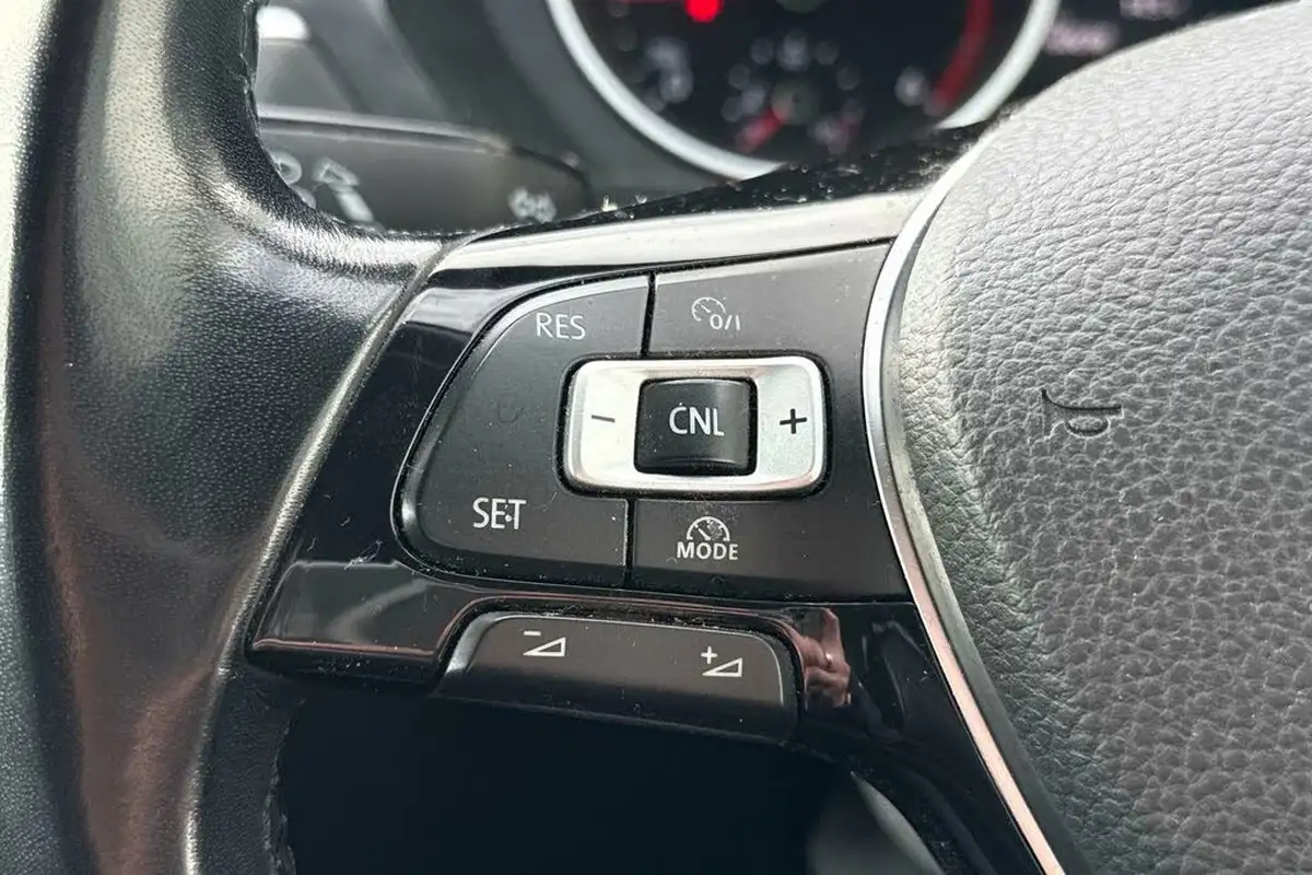 2017-volkswagen-tiguan-20tdi-se-navigation-150ps-ss-big-48