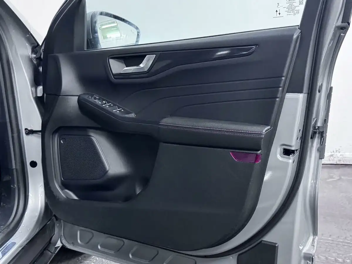 2023-ford-kuga-25t-st-line-x-edition-190ps-fhev-big-17
