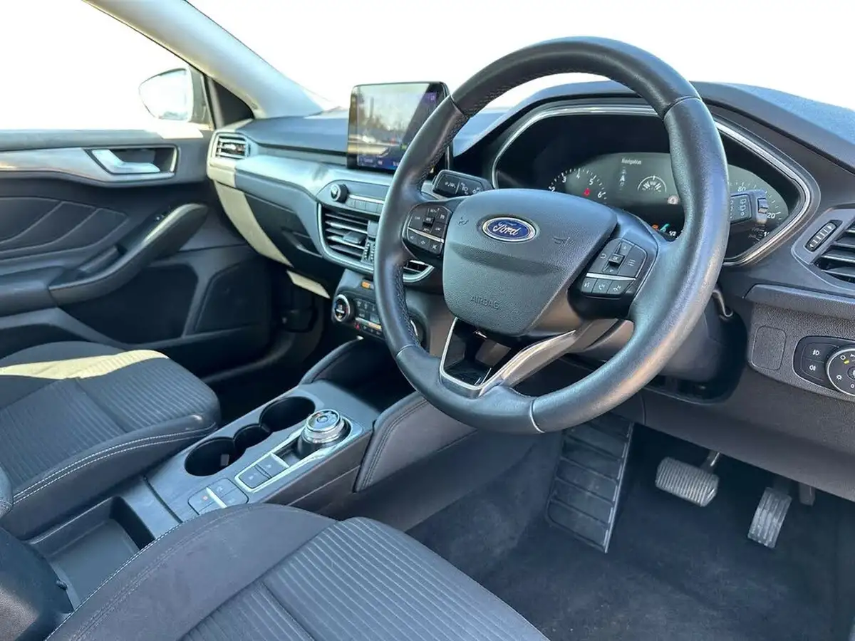 2020-ford-focus-10t-titanium-hatchback-auto-big-9