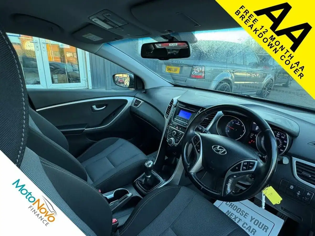 2015-hyundai-i30-16crdi-se-110ps-hatchback-big-21