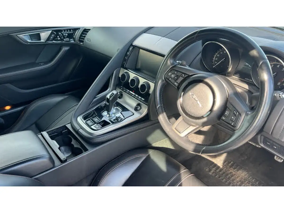 2015-jaguar-f-type-30-v6-coupe-quickshift-big-10