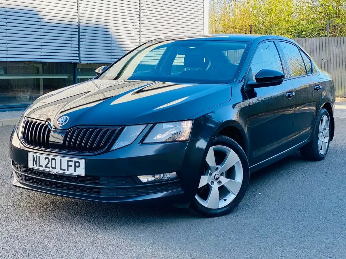 2020-skoda-octavia-15-tsi-se-drive-hatchback-dsg-big-2