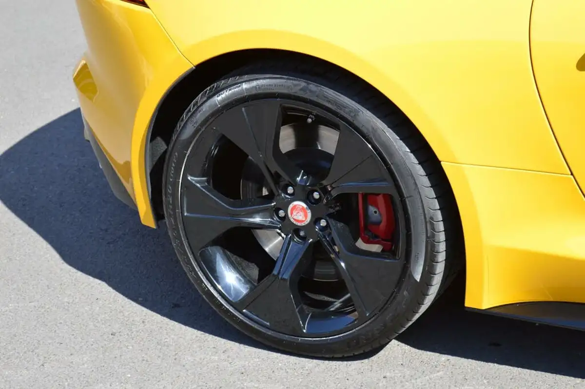 2021-jaguar-f-type-50-v8-p450-r-dynamic-awd-coupe-big-42
